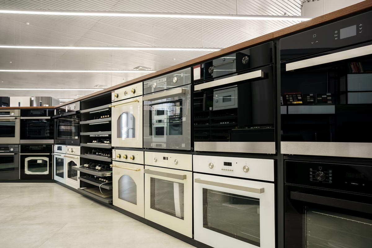 electrical-ovens-home-appliances-in-the-store-2025-02-25-12-55-26-utc